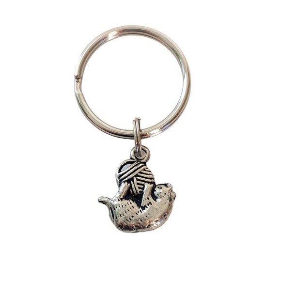 Silver Tone Playing Cat Yarn Ball Keychain Kitty Kitten - Picture 1 of 6